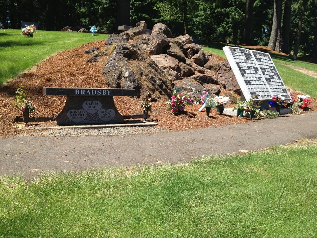 Peaceful Memorial Settings Fir Grove Cemetery